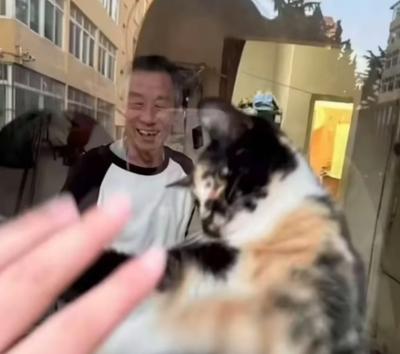 老张死了，热死的